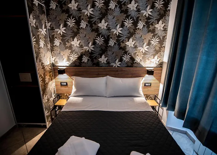 Dell'urbe Otel