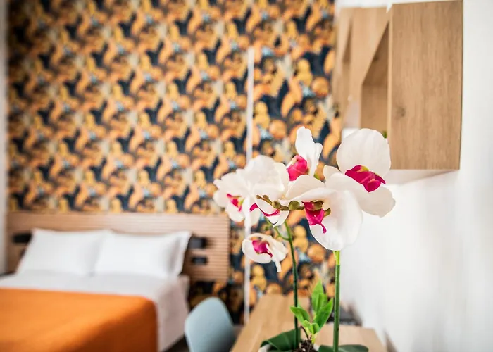 Dell'urbe Otel