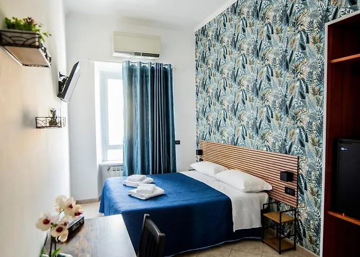 Dell'urbe Otel